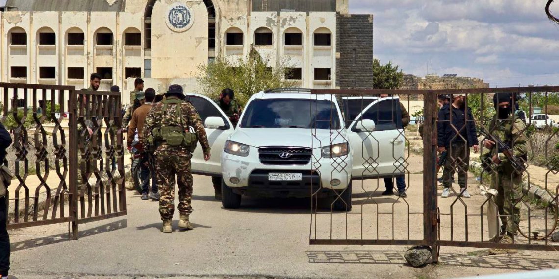 حل اللواء الثامن وتسليم مقدراته لوزارة الدفاع السورية.. إعلان رسمي وتفاصيل العملية