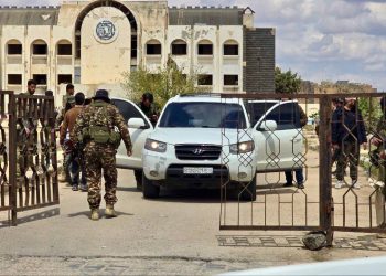 حل اللواء الثامن وتسليم مقدراته لوزارة الدفاع السورية.. إعلان رسمي وتفاصيل العملية