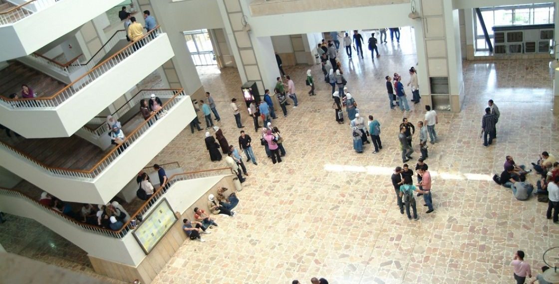 وزارة التعليم العالي تعلن عن فرص منح دراسية من إيطاليا وكازاخستان