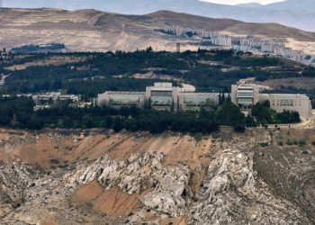 غارة إسرائيلية قرب القصر الرئاسي في دمشق تثير إدانات عربية.. وحملة تضامن شعبية مع الرئيس السوري