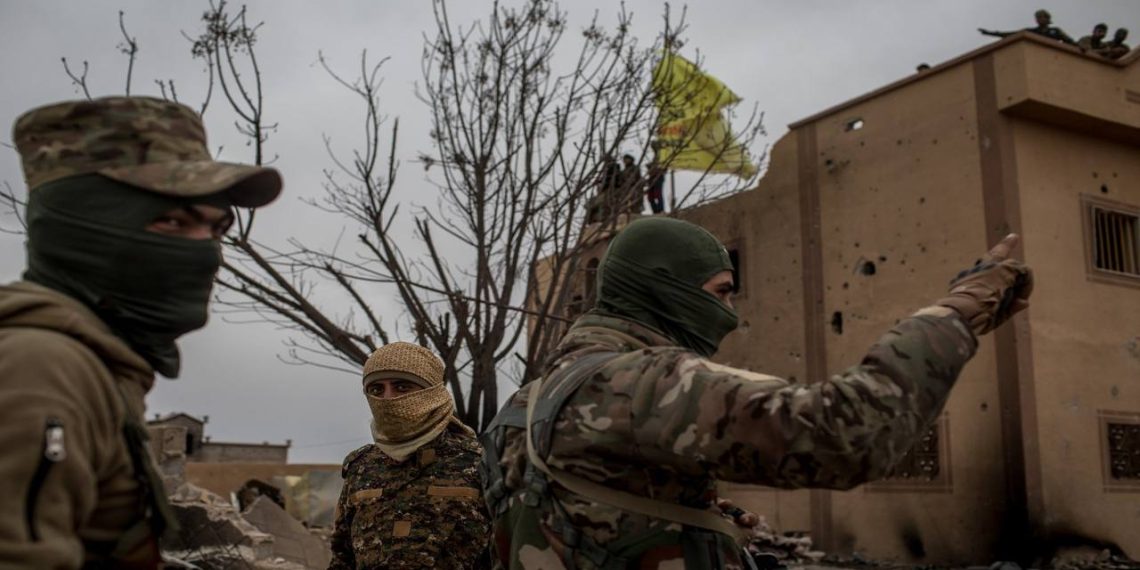 الشَّبكة السورية لحقوق الإنسان: قسد تعتقل عشرات المدنيين