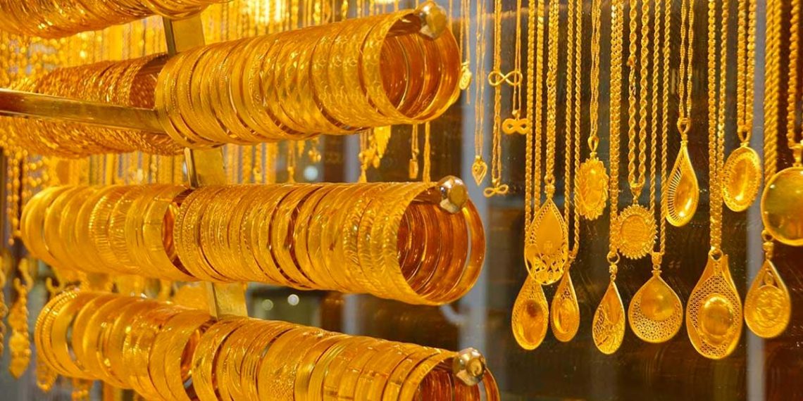 الذهب يواصل انخفاضه مع ثبات مستمر لليرة السورية
