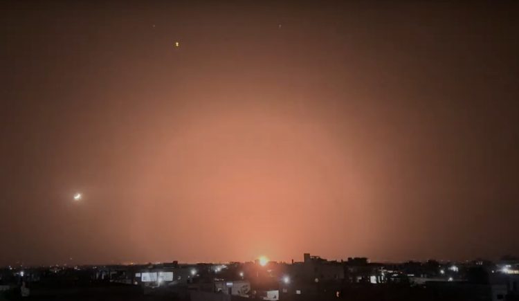 محلل سياسي: هل تكون الغارات الإسرائيلية ابتزازًا سياسيًا لفرض “سلام غير عادل” على دمشق