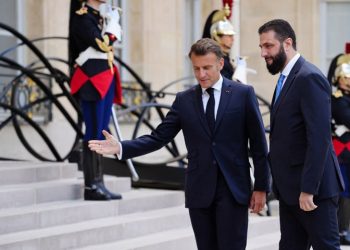 زيارة الشرع إلى باريس: بوابة الانفتاح الغربي على دمشق