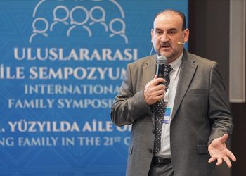 طبيب نفسي يكشف عن تغيرات إيجابية كبيرة في أوساط العائلات السورية