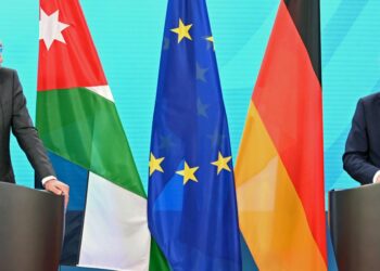 وزير الخارجية الأردني يدعو لدعم دمشق