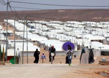 الأردن يعلن عودة 80 ألف سوري إلى بلدهم