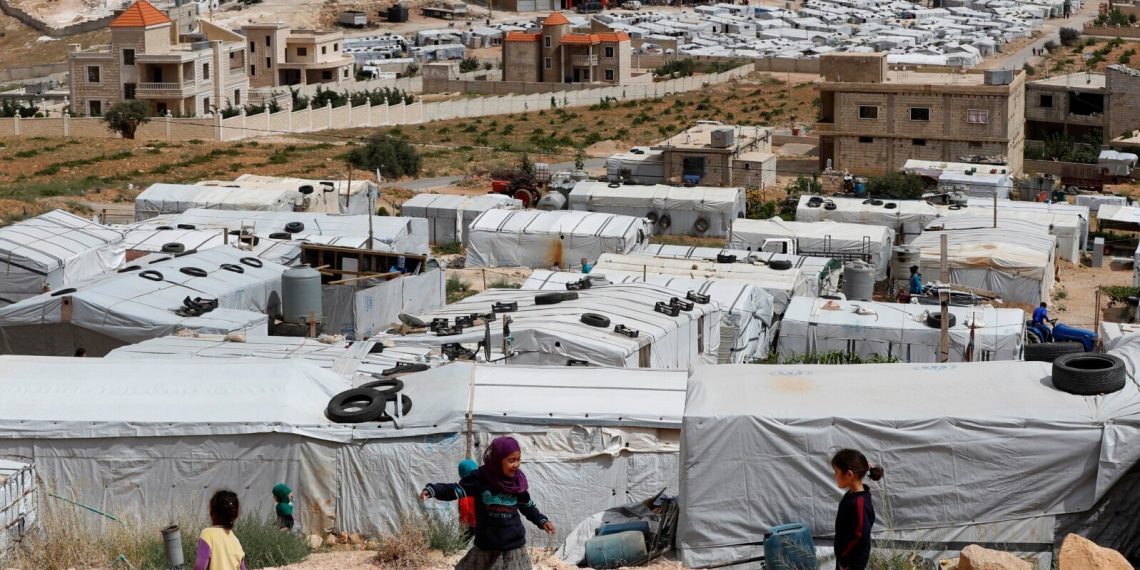 وزيرة لبنانية تعلن وضع خطة لإعادة اللاجئين السوريين