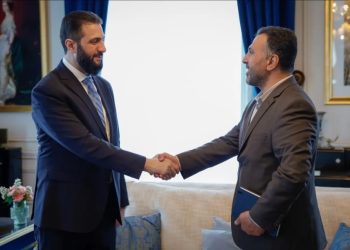 كيف انقلبت رواية فضيحة قيصر إلى تكريم رسمي في باريس؟