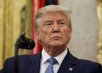 الرئيس الأمريكي يُصدر أمراً بإنهاء العقوبات المفروضة على سوريا