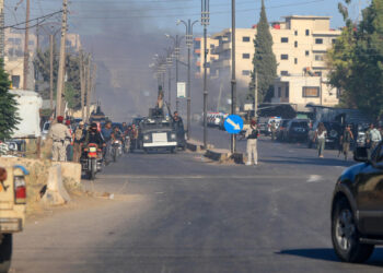 باراك: إسرائيل تريد سوريا مجزأة وضعيفة