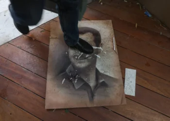 حسابات وشخصيات سورية تروّج للقاء تلفزيوني مزعوم مع بشار الأسد.. ما القصة؟