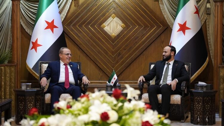 محافظ حلب يعلن عن نتائج اجتماعه مع وزير التعليم العالي