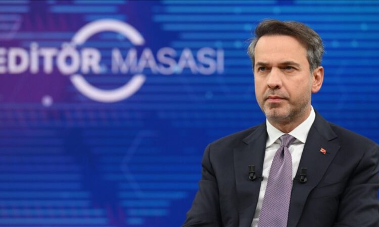 وزير الطاقة التركي يكشف تفاصيل مشروع التعاون الثلاثي لتزويد سوريا بالغاز