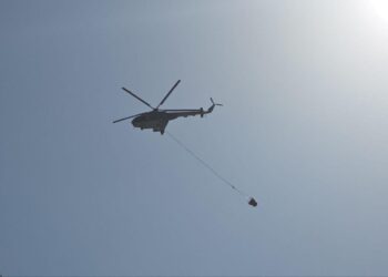 خاص | مروحيات الجيش السوري.. من أداة للموت إلى وسيلة لإنقاذ حياة وممتلكات المدنيين