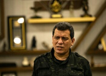 مظلوم عبدي يطالب مجددًا بحكم لا مركزي وينتقد الحكومة السورية.. هل قسد راغبة في الحل؟