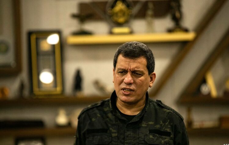 مظلوم عبدي يطالب مجددًا بحكم لا مركزي وينتقد الحكومة السورية.. هل قسد راغبة في الحل؟