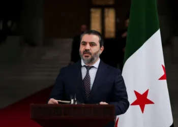 وزير الخارجية السوري يلتقي وفدًا إسرائيليًا في باريس.. ما دلالة ذلك؟