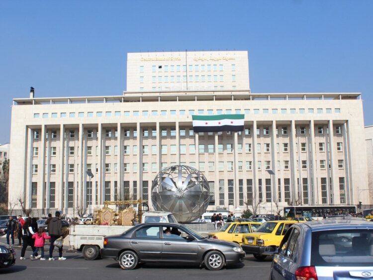 حاكم مصرف سوريا المركزي يؤكد إلغاء شرط الإيداع المصرفي في البيوع العقارية