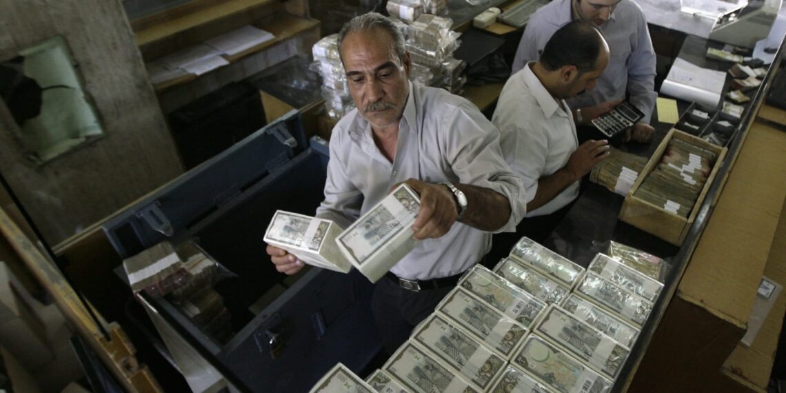 الذهب يحافظ على ارتفاعه مع استقرار سعر صرف الليرة السورية