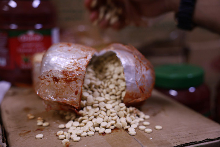 وزارة الداخلية: ضبط شحنات مخدرات وتفكيك شبكات تهريب في درعا وحلب