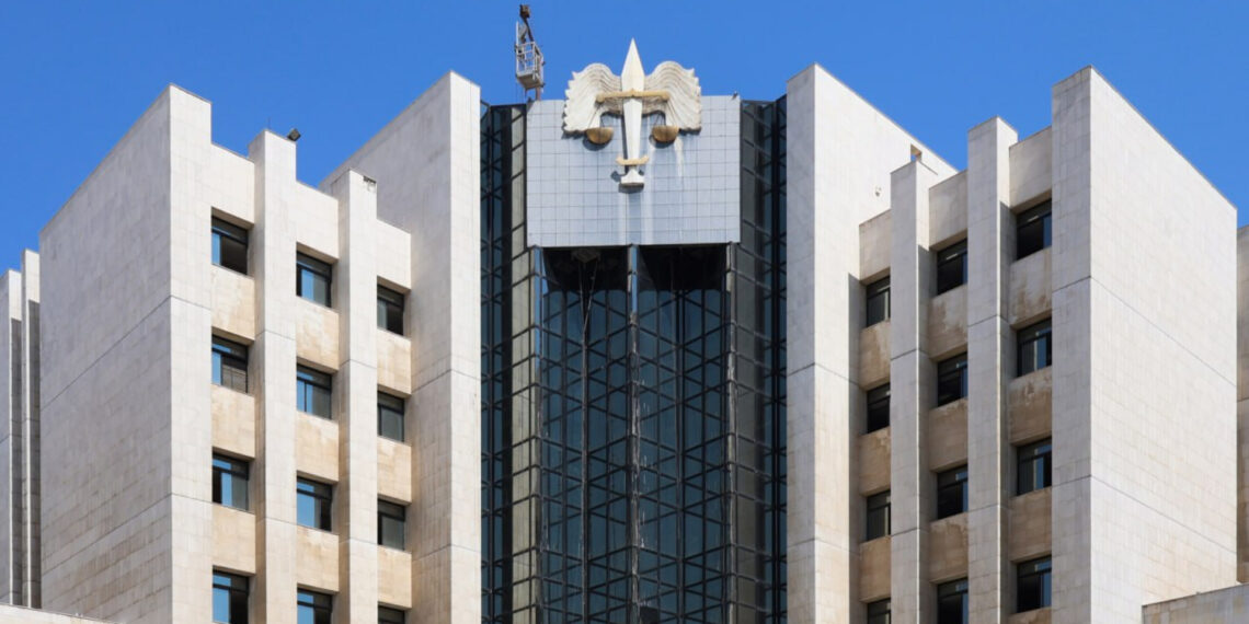 تعميم من وزارة العدل يلزم القضاء بتسريع البت في القضايا المستعجلة