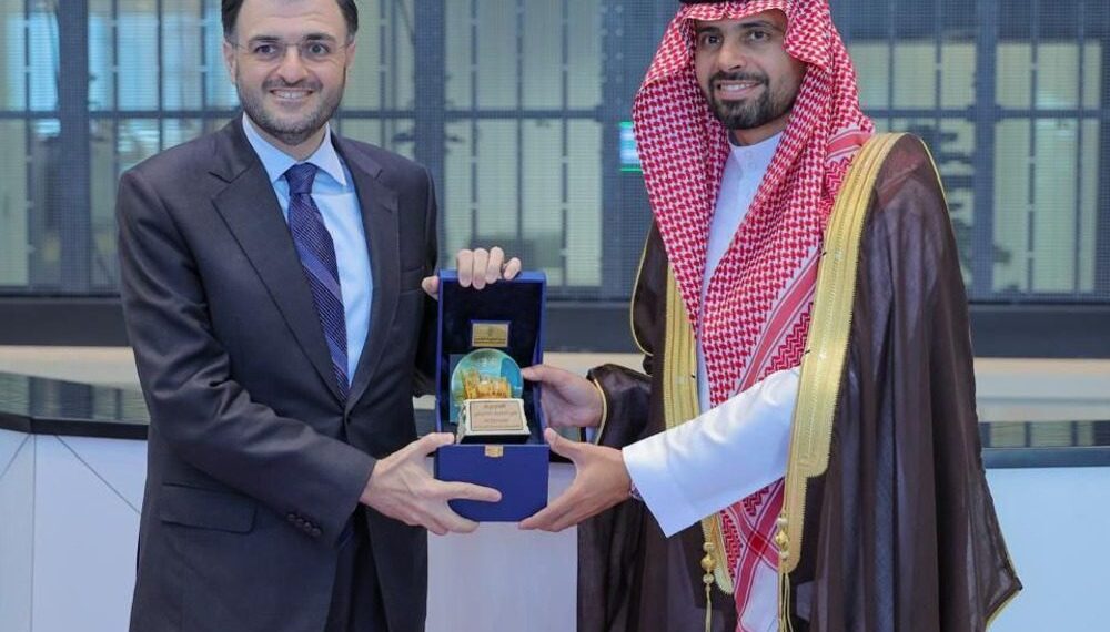 بهدف الاستفادة من التجربة الرائدة في الخدمات الحكومية الرقمية.. وفد سوري يُتم زيارته للرياض