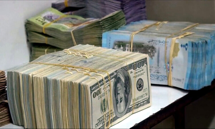 الذهب يواصل صعوده مع تراجع طفيف لسعر صرف الليرة السورية