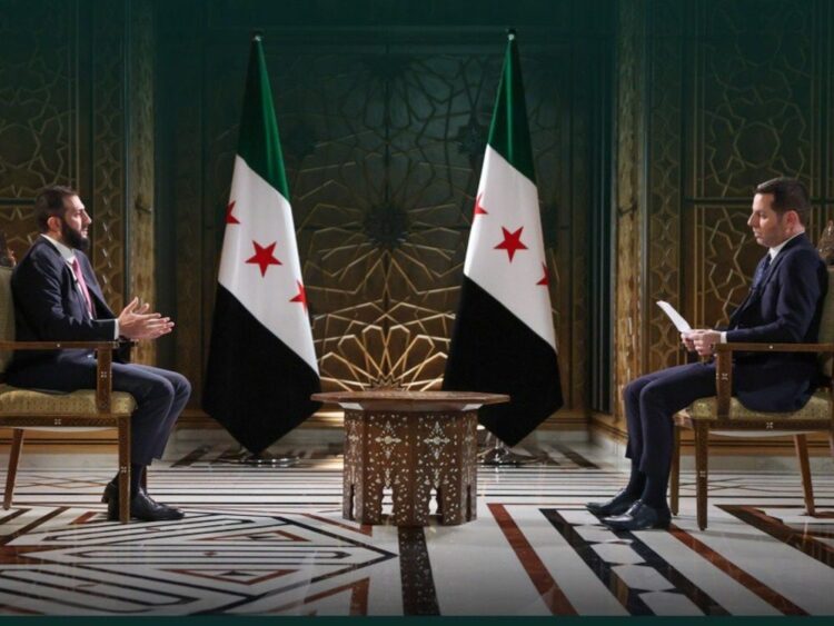 الشرع يكشف عن مفاوضات أمنية مع إسرائيل ويوضّح موقفه من روسيا وإيران