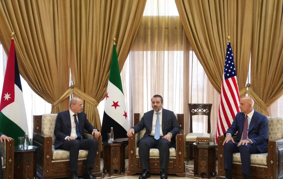 هل يملك الهجري أن يرفض خارطة الطريق الثلاثية لحل ملف السويداء؟