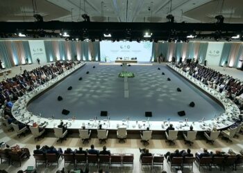 في قمة الدوحة.. تضامن عربي وإسلامي مع قطر ضد العدوان الإسرائيلي