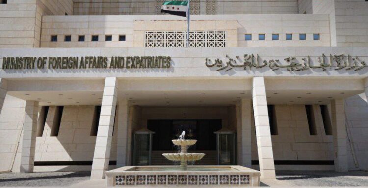 وفد من الخارجية يزور برلين لتقديم الخدمات القنصلية للسوريين في ألمانيا