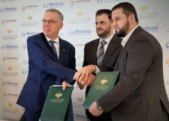 الكشف عن ملفات فساد بالمليارات في وزارة الطاقة