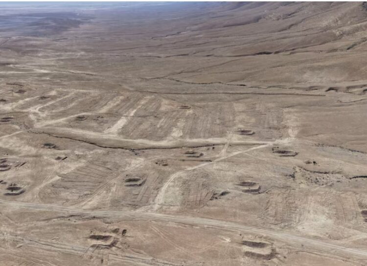 تحقيق رويترز: نظام بشار الأسد نفذ عملية سرّية لنقل آلاف الجثث إلى مقابر جماعية قرب دمشق