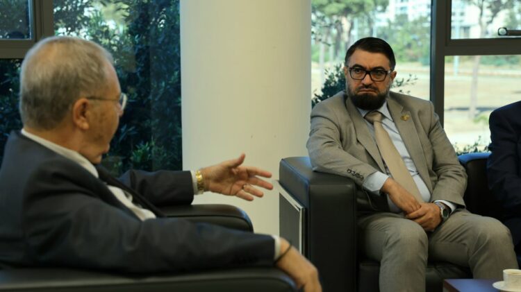 لمتابعة ملف المعتقلين السوريين في سجن رومية.. زيارة وزير العدل “مظهر الويس” إلى لبنان