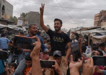 غزّة تلتقط أنفاسها.. أوضاع مأساوية وترحيب دولي وسط تفاؤل حذر