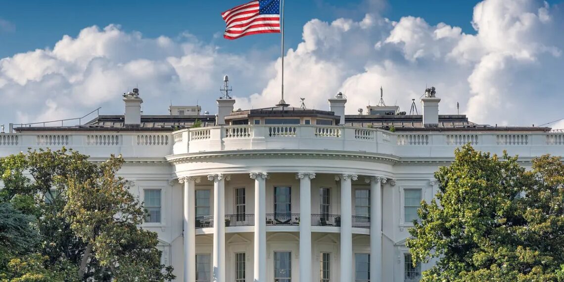 بعد لقاء الرئيس الشرع مع ترامب.. بيان أمريكي يعلن تعليق عقوبات قيصر