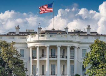 بعد لقاء الرئيس الشرع مع ترامب.. بيان أمريكي يعلن تعليق عقوبات قيصر