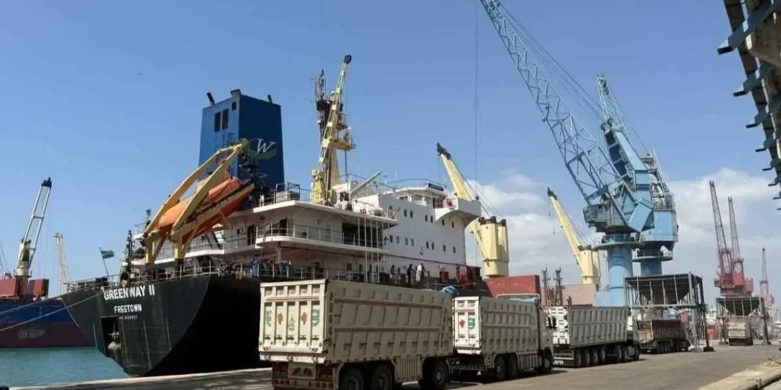 وصول شحنات قمح استراتيجية إلى سوريا