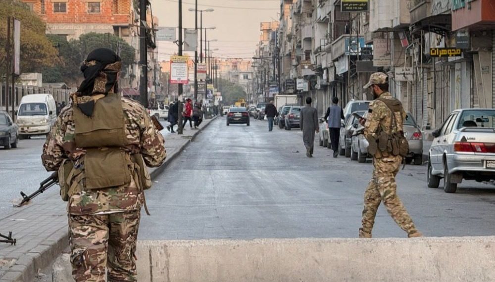 الأمن السوري يعلن نجاحه في فرض الاستقرار بحمص وسط تحقيقات مكثفة