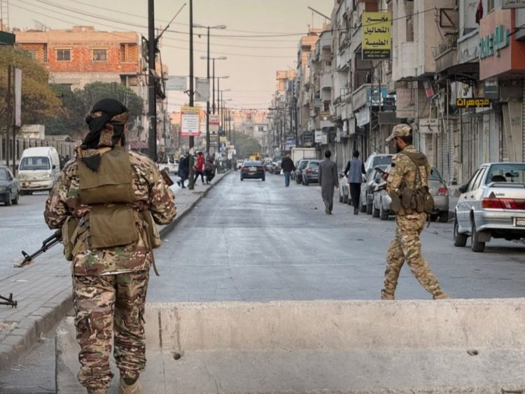 الأمن السوري يعلن نجاحه في فرض الاستقرار بحمص وسط تحقيقات مكثفة