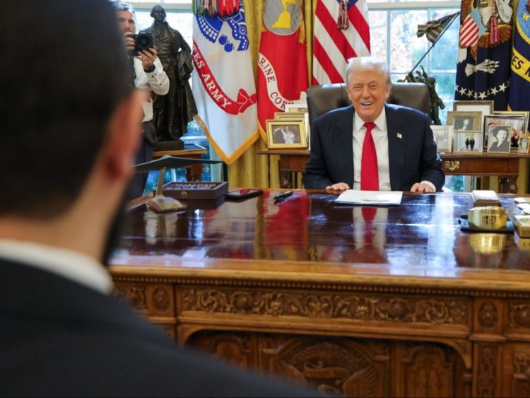 دبلوماسي سوري يكشف عن اتفاق أمني وخطط اقتصادية توافق عليها الشرع وترامب