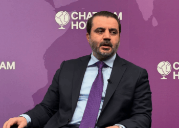 وزير الخارجية: روسيا كانت شريكة للنظام البائد وزادت في معاناة الشعب السوري، ونتعامل معها بـ “براغماتية”