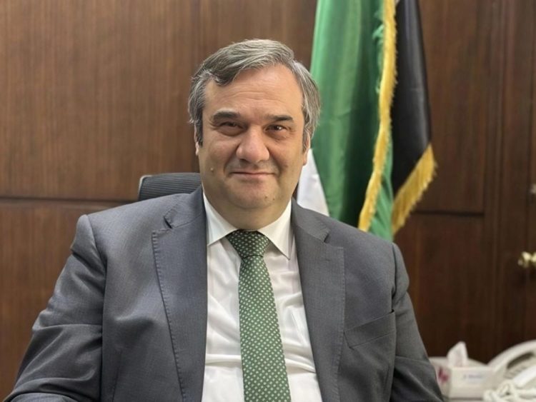 القبض على عضو في “سرايا الجواد” وضبط أسلحة في اللاذقية