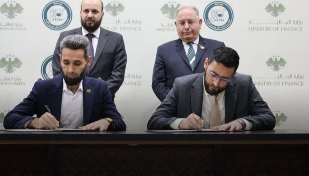 “الطاقة” توقع اتفاقية مع البنك الدولي لتمويل إصلاح شبكات نقل الكهرباء