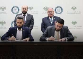 “الطاقة” توقع اتفاقية مع البنك الدولي لتمويل إصلاح شبكات نقل الكهرباء