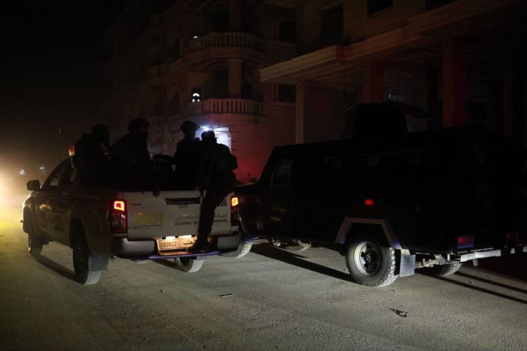 ضبط أسلحة وتحييد عناصر.. تفاصيل عمليات الأمن الداخلي ضد تنظيم الدولة في إدلب