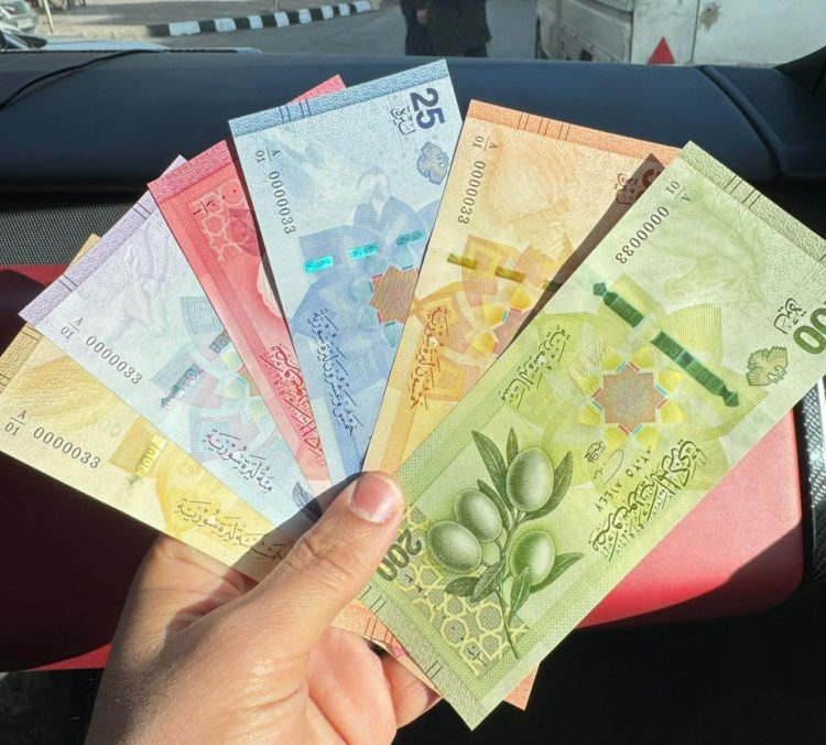 الليرة السورية والذهب يسجلان استقرارا