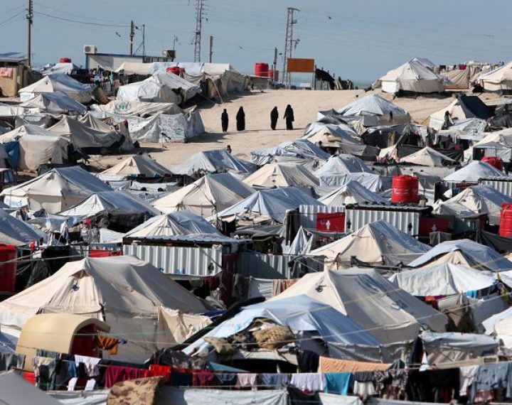 خطة حكومية سورية بدعم أممي لنقل العائلات من مخيم الهول