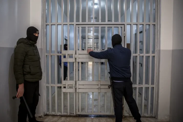 تطورات تعيد فتح ملف سجون قسد وانتهاكاتها بحق المعتقلين